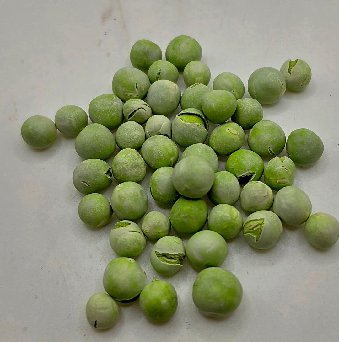 Freeze - Dried Garden Peas — Natural Plant Protein for Isopods, Millipedes & Detritivores
